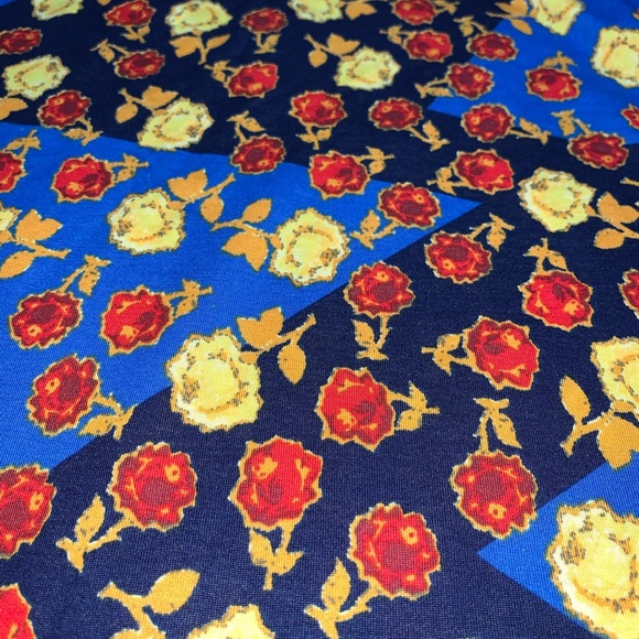 LulaRoe Randy Shirt - Picture 5 of 7